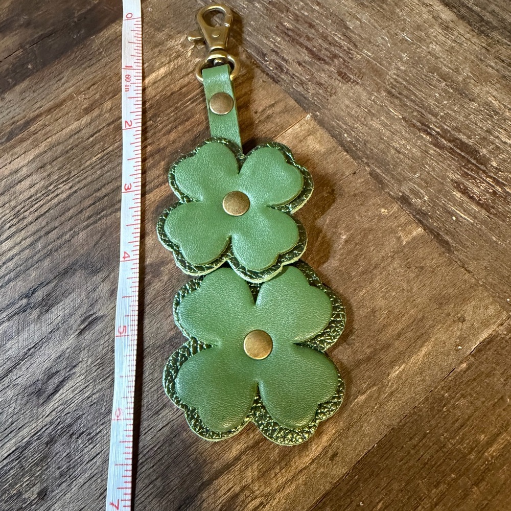 NEW Portland Leather Four-Leaf Clover keychain bag flair NEW